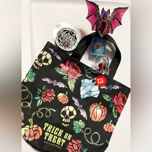 Bath & Body Works Other - Bath & Body Works Bundle Bling Bat & Spiders Glow Trick or Treat Bag NEW